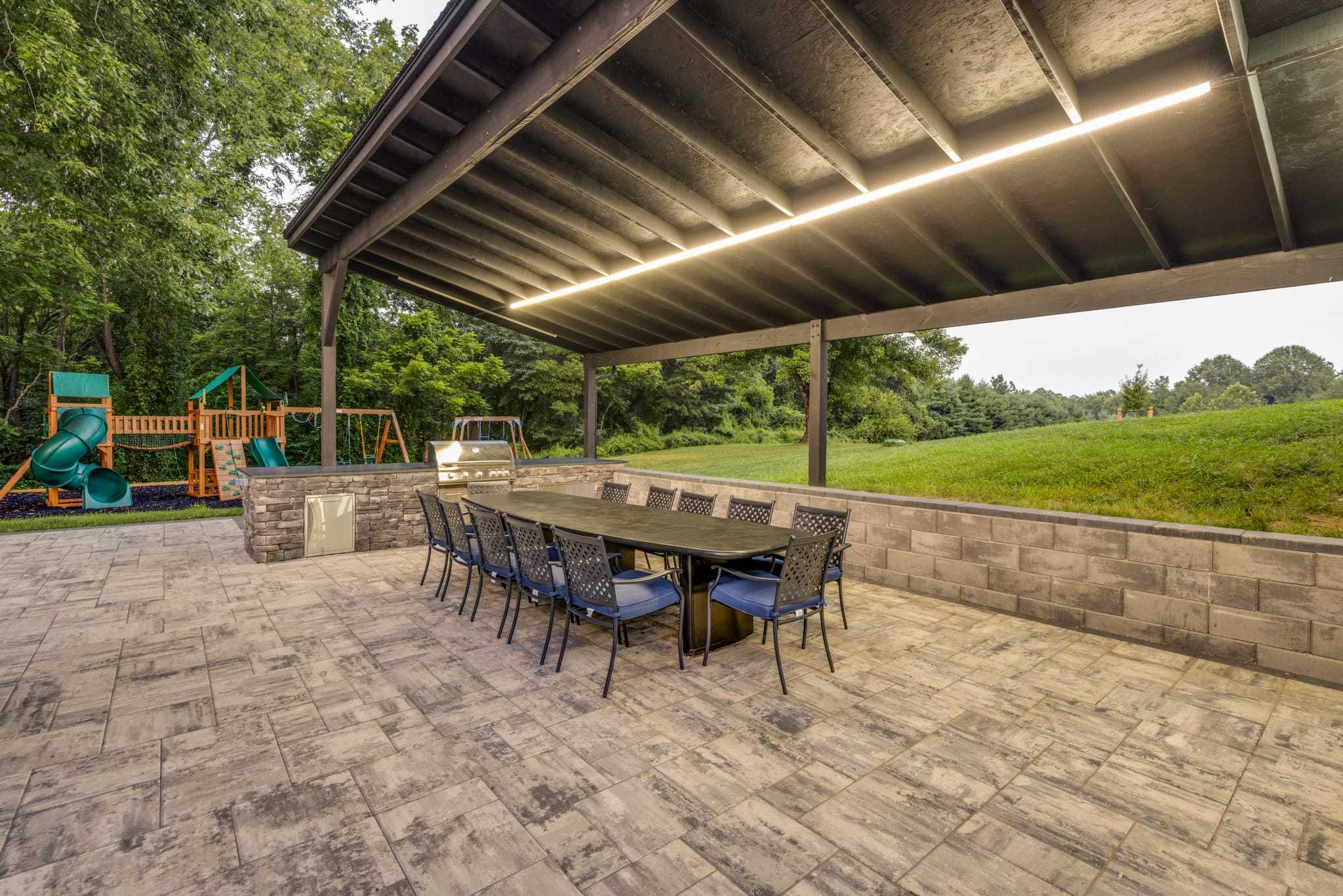 Outdoor Kitchen