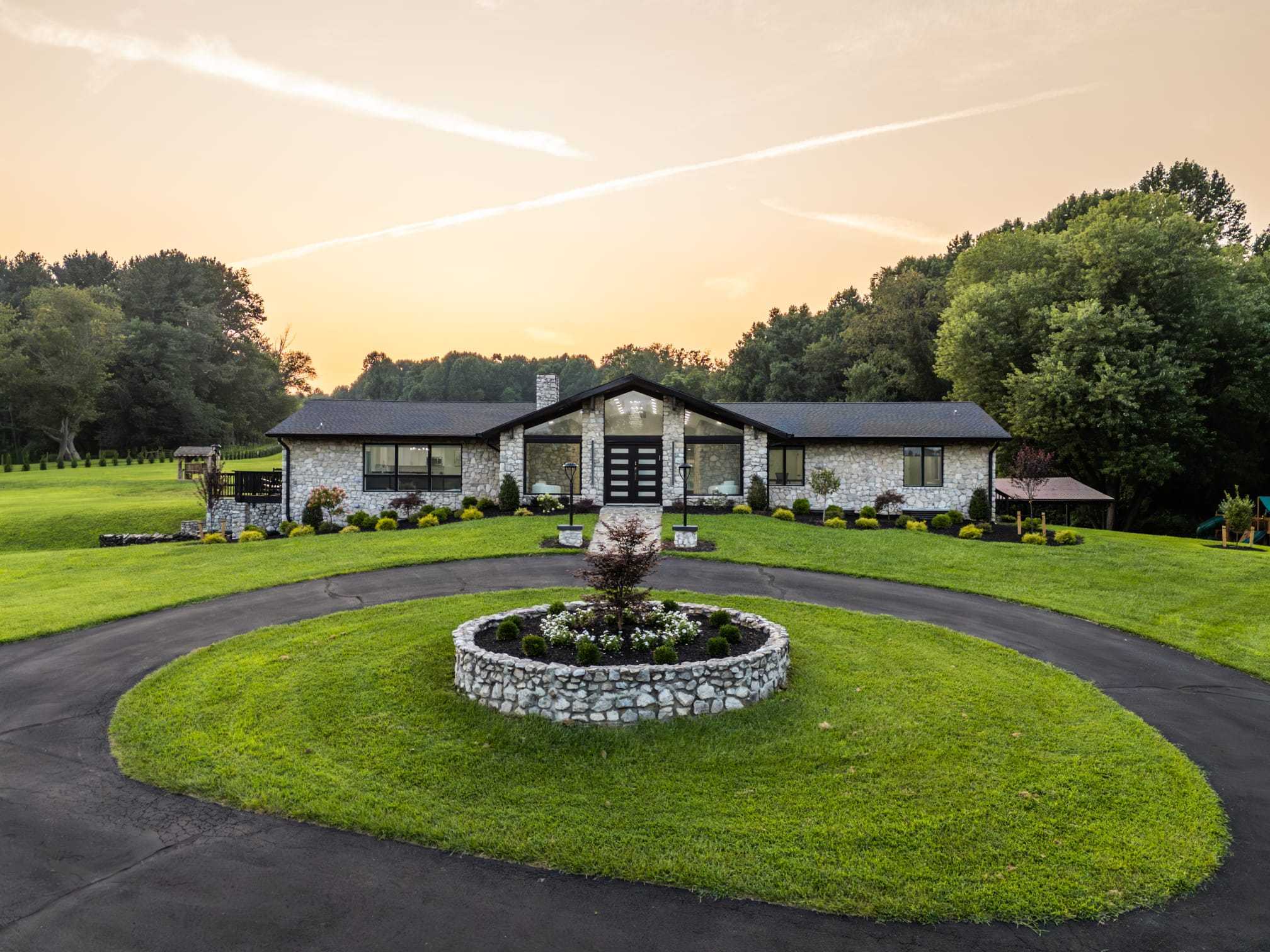Grand Estate Exterior